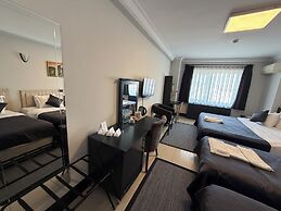 THE ONE HOTEL