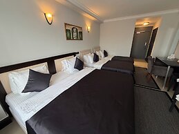 THE ONE HOTEL
