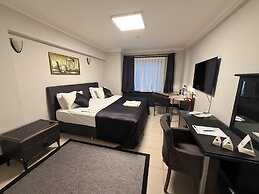 THE ONE HOTEL