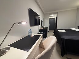 THE ONE HOTEL