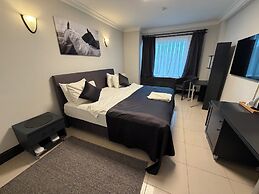 THE ONE HOTEL