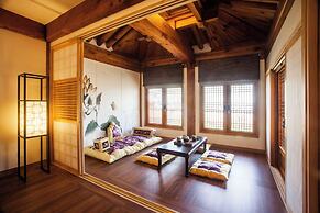 Gyeongwonjae By Walkerhill