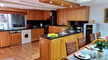Charming Villa in Moniatis, Cyprus - Private Pool & Garden