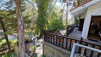 Charming Villa in Moniatis, Cyprus - Private Pool & Garden