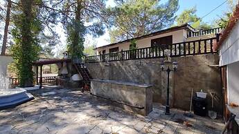 Charming Villa in Moniatis, Cyprus - Private Pool & Garden