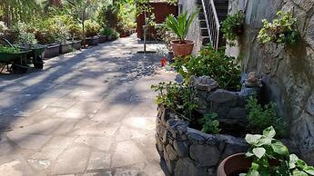 Charming Villa in Moniatis, Cyprus - Private Pool & Garden
