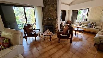 Charming Villa in Moniatis, Cyprus - Private Pool & Garden