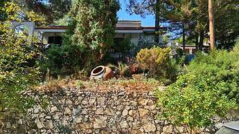 Charming Villa in Moniatis, Cyprus - Private Pool & Garden