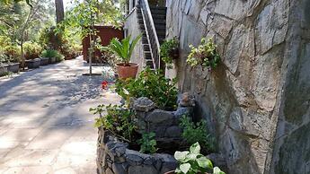 Charming Villa in Moniatis, Cyprus - Private Pool & Garden