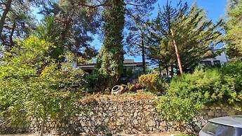 Charming Villa in Moniatis, Cyprus - Private Pool & Garden