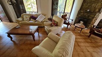 Charming Villa in Moniatis, Cyprus - Private Pool & Garden