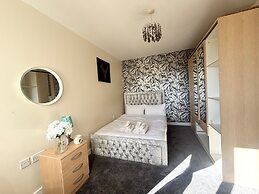 1 Bed Flat - Sleeps 4 - Pets - Parking - Wifi