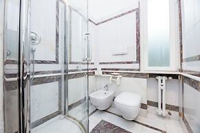 Spacious flat with Balcony