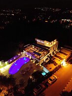 Taga Hotel