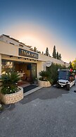 Taga Hotel