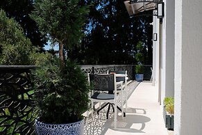 Taga Hotel