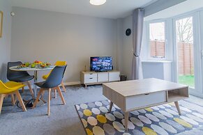 Groups Family 3BR House Emperor