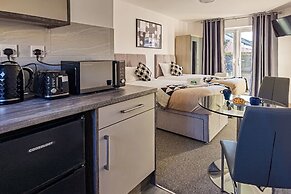 4BR Contractor Accommodation w 4 Bathroom