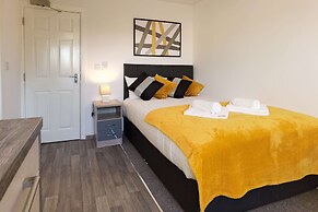 4BR Contractor Accommodation w 4 Bathroom