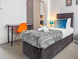 Group Stay Deasls on Outfield 5BR House w 10 Beds