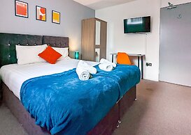Group Stay Deasls on Outfield 5BR House w 10 Beds