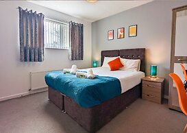 Group Stay Deasls on Outfield 5BR House w 10 Beds
