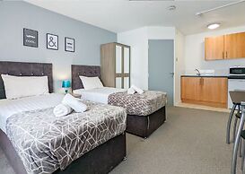 Group Stay Deasls on Outfield 5BR House w 10 Beds