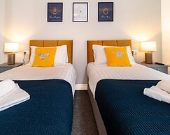4BR Westlake Accommodation