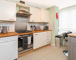 4BR Westlake Accommodation