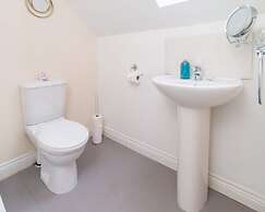 4BR Westlake Accommodation