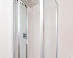 4BR Westlake Accommodation