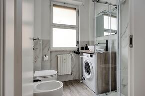 JOIVY Elegant Double Studios near Subway Station