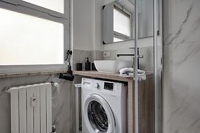 JOIVY Elegant Double Studios near Subway Station