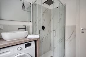 JOIVY Elegant Double Studios near Subway Station