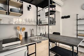 JOIVY Elegant Double Studios near Subway Station