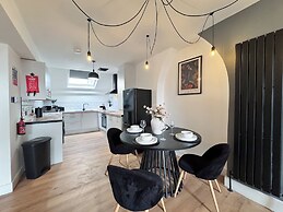 2 Bedroom Queen Street