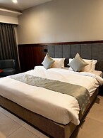 Hotel The Qubice Kolhapur