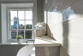 Poets 24 Apartments