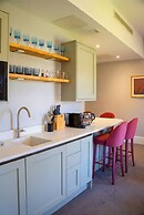 Poets 24 Apartments
