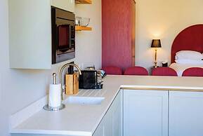 Poets 24 Apartments