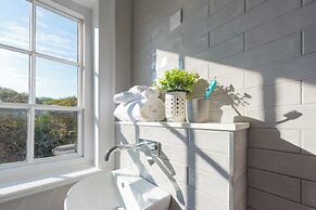 Poets 24 Apartments