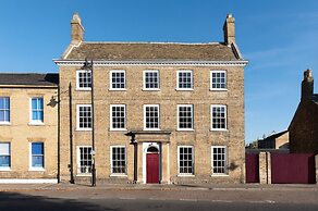 Poets 24 Apartments