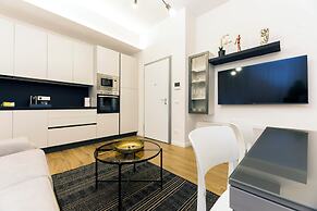 Chic apartments in Piazza Dante