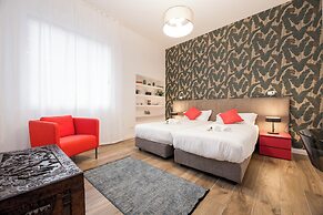 Chic apartments in Piazza Dante