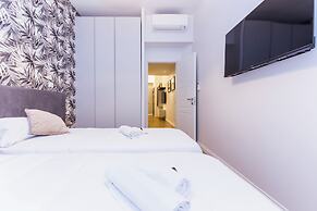 Chic apartments in Piazza Dante