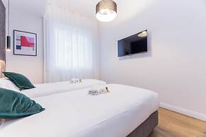 Chic apartments in Piazza Dante