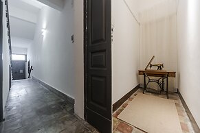 Urban Garden Apartment