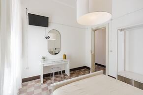 Urban Garden Apartment