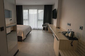 DEMEDERON HOTEL