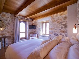 Santa Veneranda Suites by Checkin